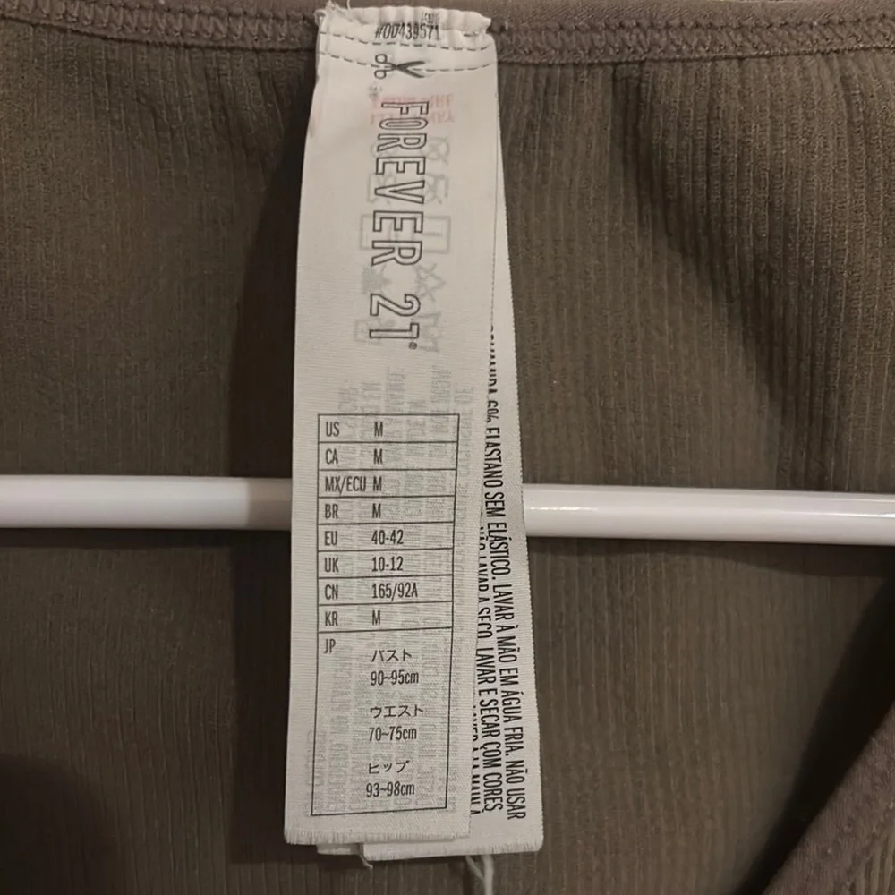 Olive Green Sleeveless Crop Top - Picture 6 of 8